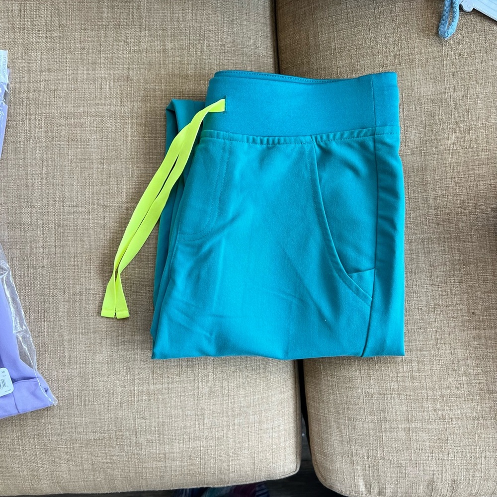 XS/T Figs Joggers: Marine NWOT